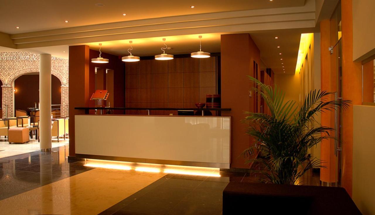 Hotel Van Eyck Maaseik Exterior photo